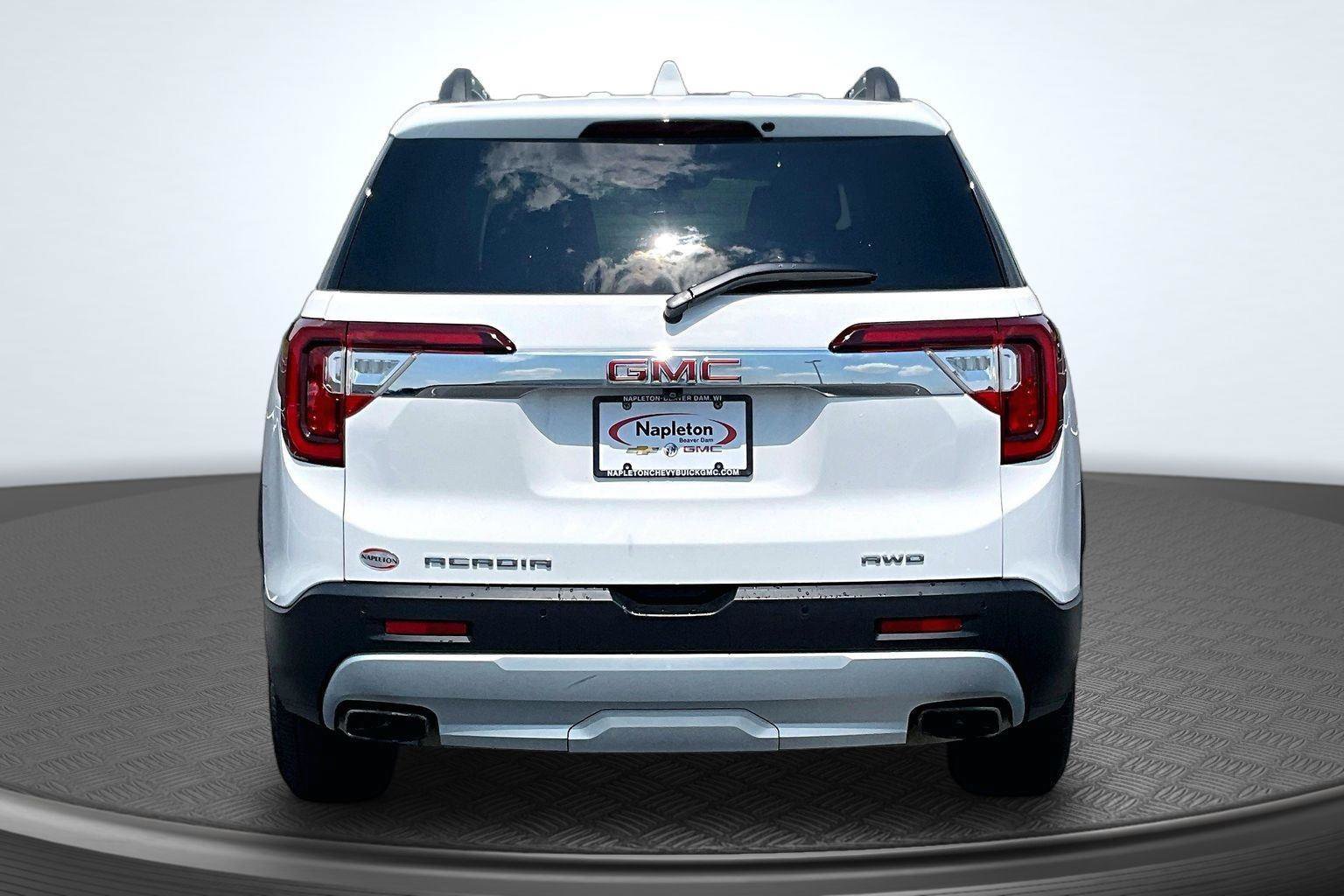 Used 2023 GMC Acadia SLE w/ Driver Convenience Package AWD/4WD image 4