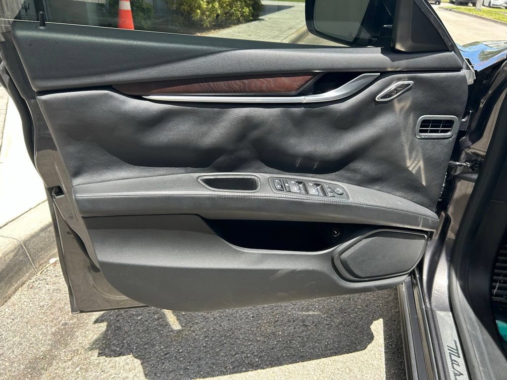 Used 2014 Maserati Ghibli RWD image 38