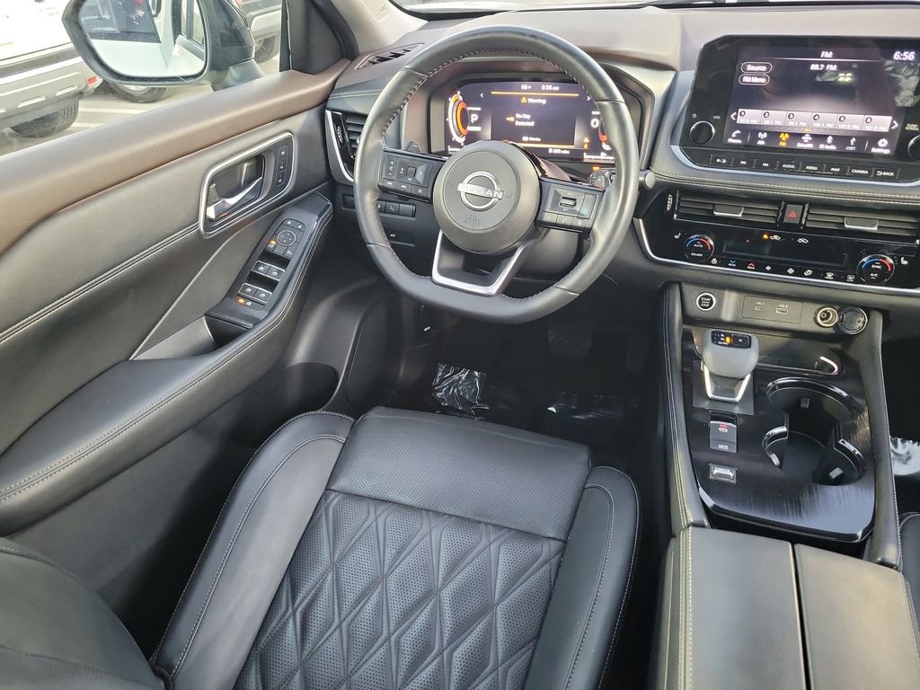 Certified 2022 Nissan Rogue Platinum w/ Head-Up Display Package image 10