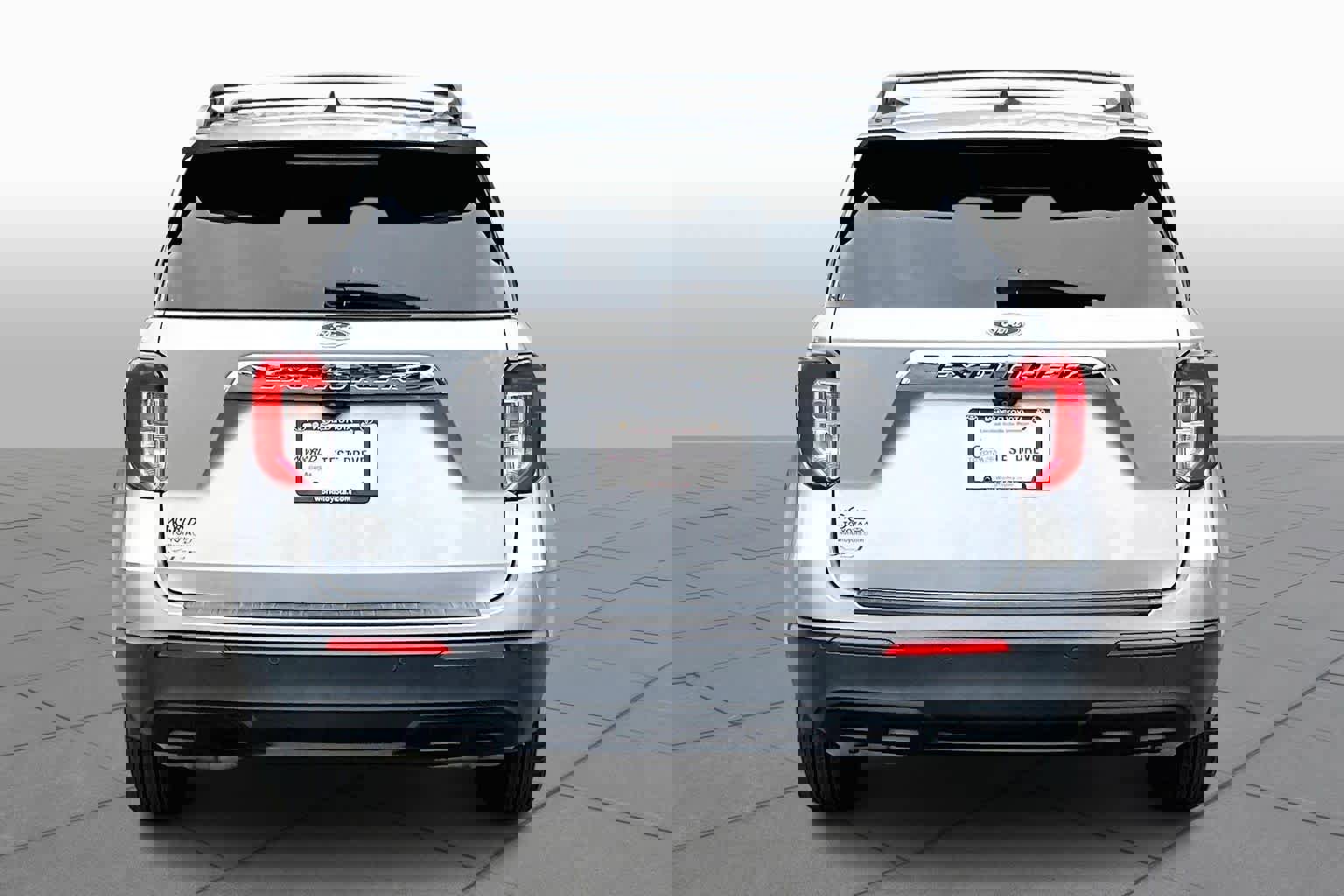 Used 2022 Ford Explorer XLT image 10