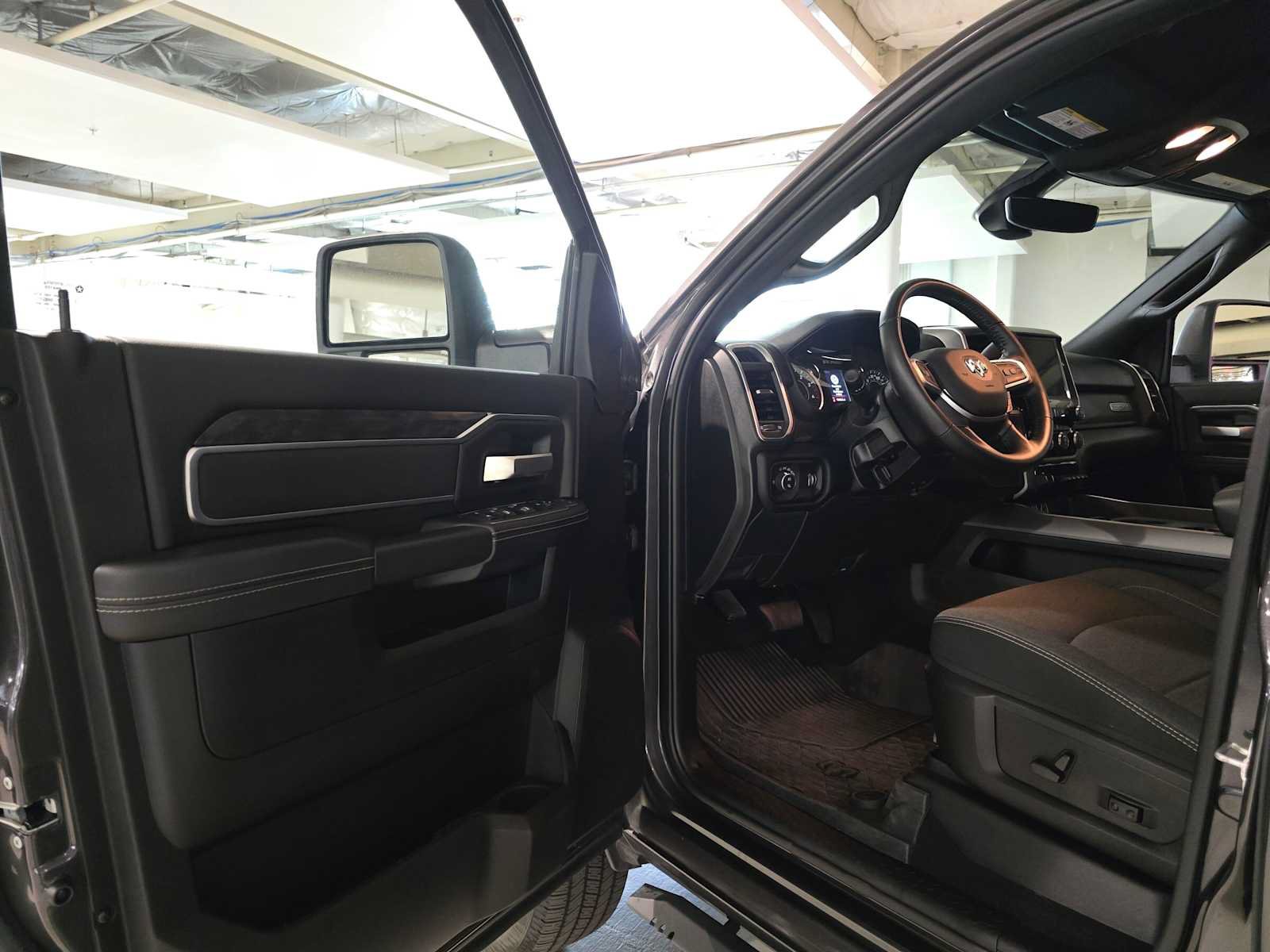 Used 2024 RAM 3500 Big Horn w/ Sport Appearance Package AWD/4WD image 19