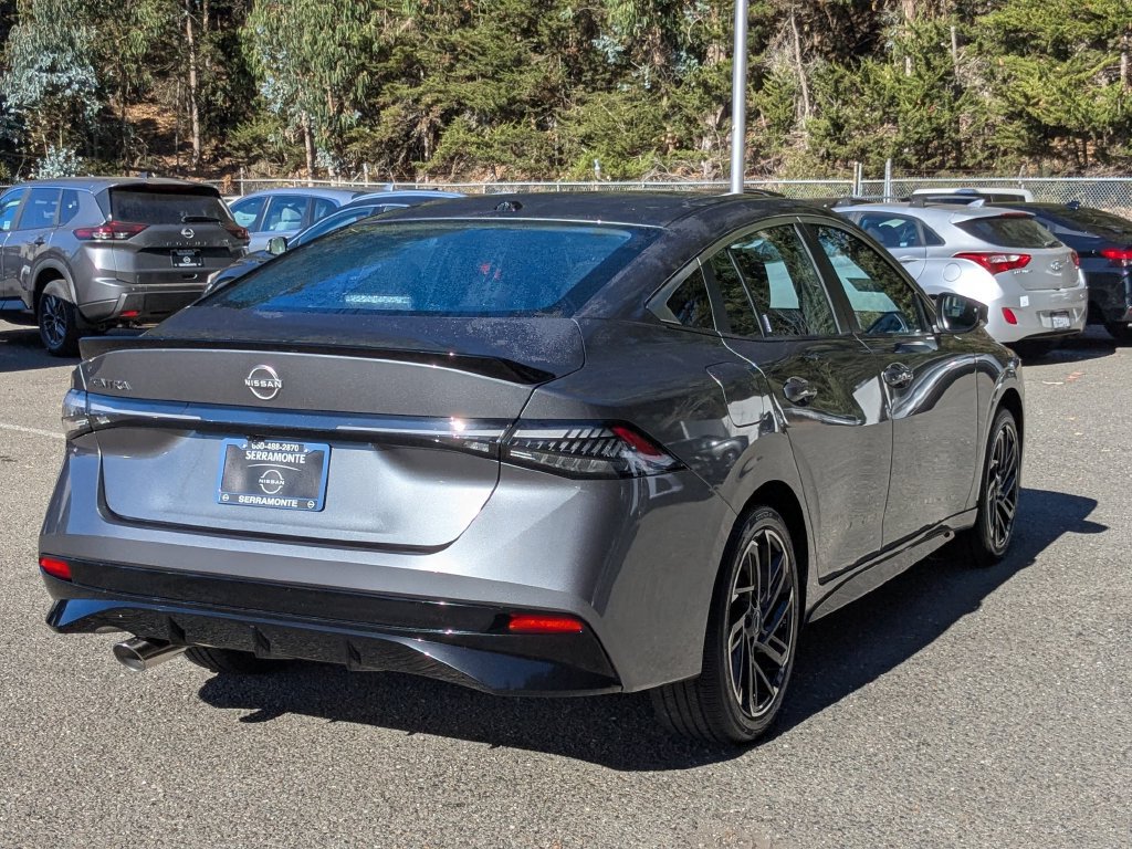 New 2027 Nissan Sentra SR FWD image 5