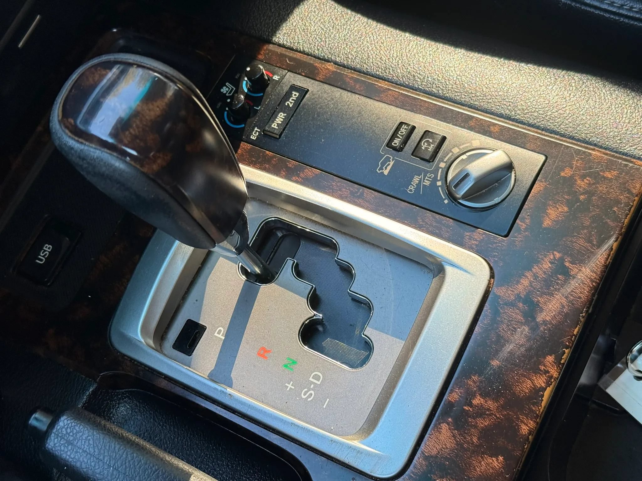 Used 2014 Toyota Land Cruiser AWD/4WD image 32