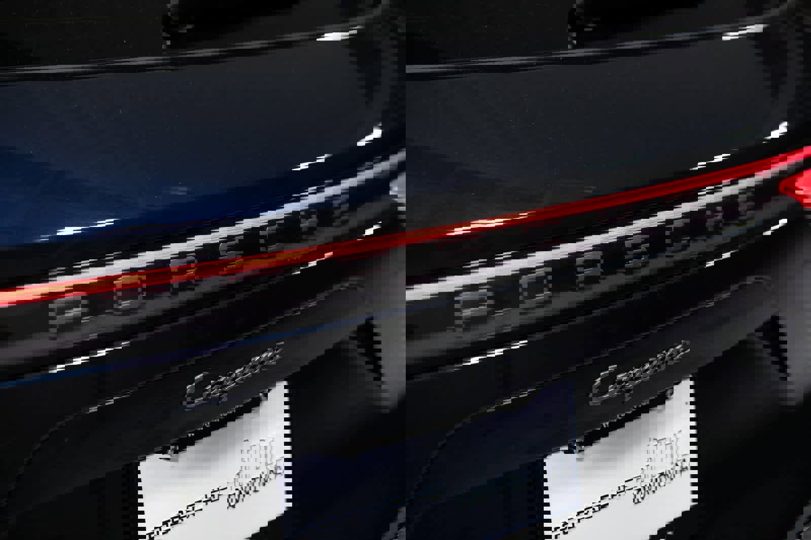 Certified 2023 Porsche Cayenne Platinum Edition w/ Assistance Package image 35