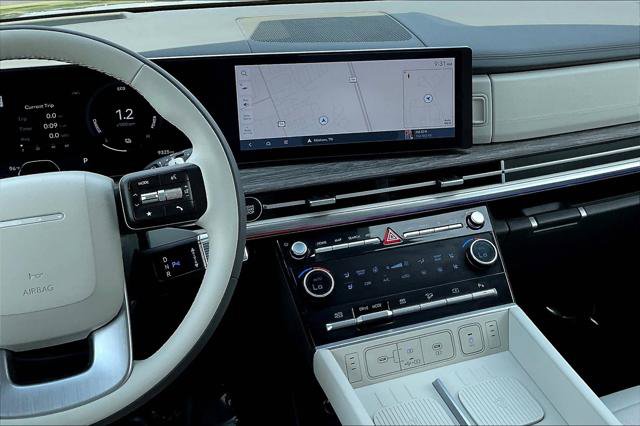 Used 2025 Hyundai Santa Fe Calligraphy image 9
