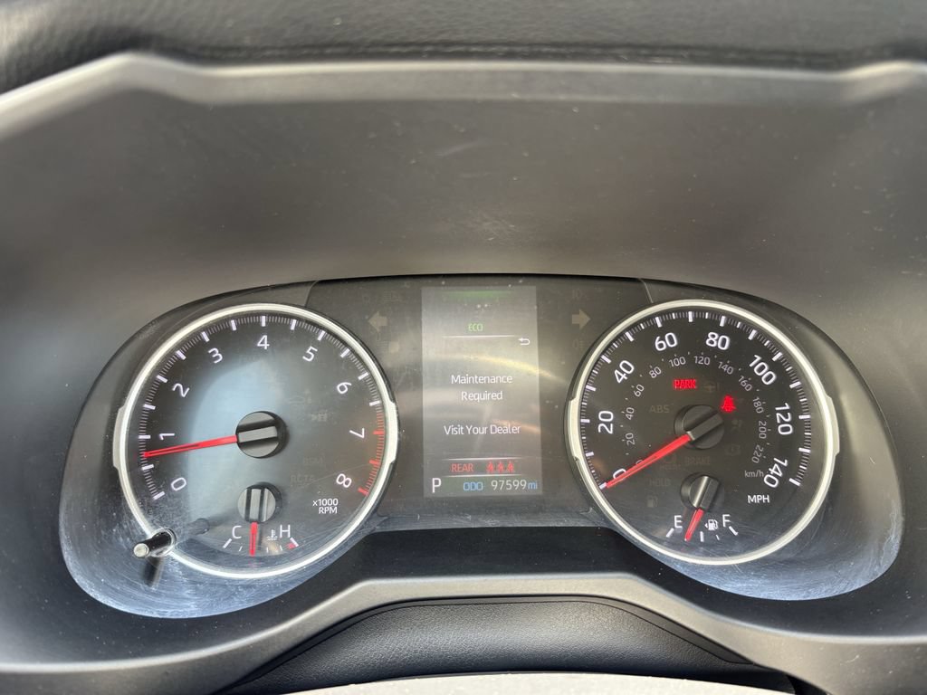 Used 2020 Toyota RAV4 LE FWD image 16