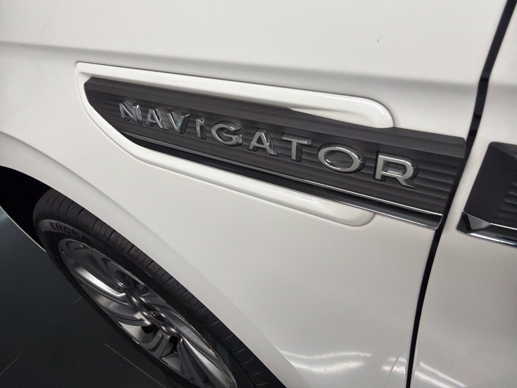 Used 2022 Lincoln Navigator Reserve w/ Equipment Group 201A AWD/4WD image 39