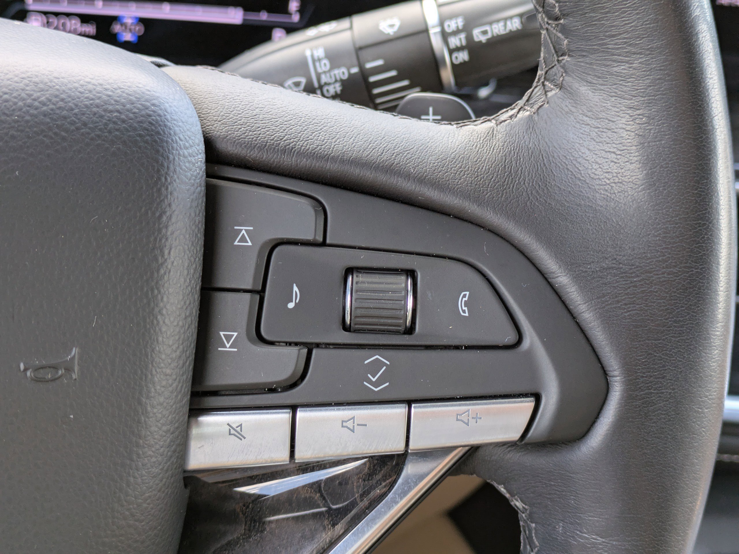 Certified 2023 Cadillac Escalade Premium Luxury image 26