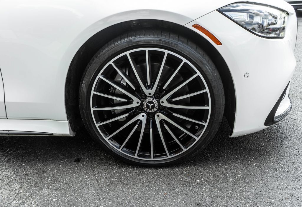 Used 2021 Mercedes-Benz S 580 4MATIC Sedan w/ AMG Line image 4
