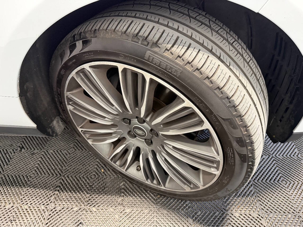 Used 2019 Land Rover Range Rover Supercharged image 62