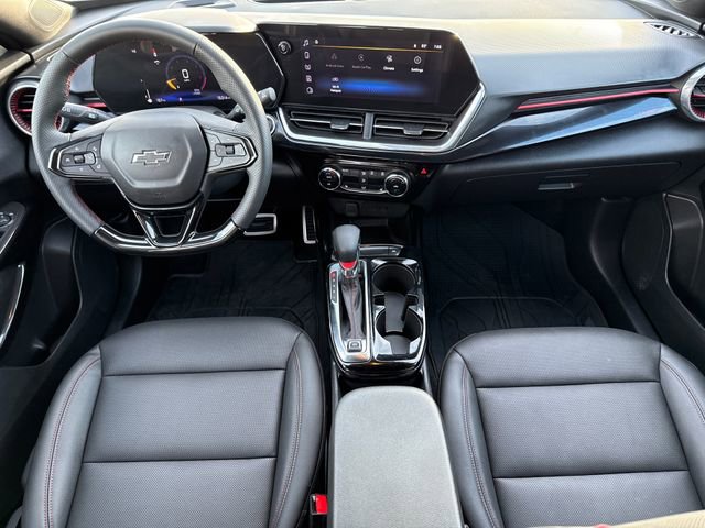 Used 2024 Chevrolet Trax RS w/ Sunroof Package FWD image 12