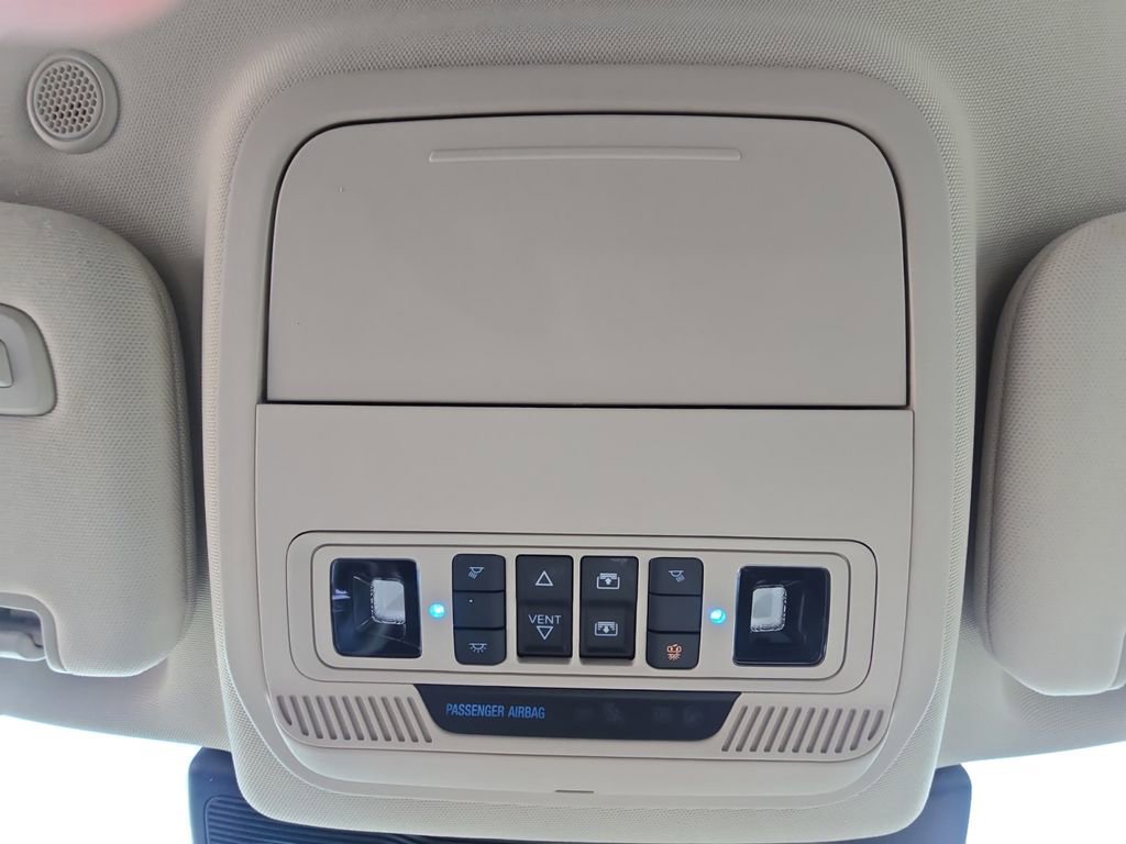 Used 2023 Ford Explorer Platinum w/ Premium Technology Package image 22