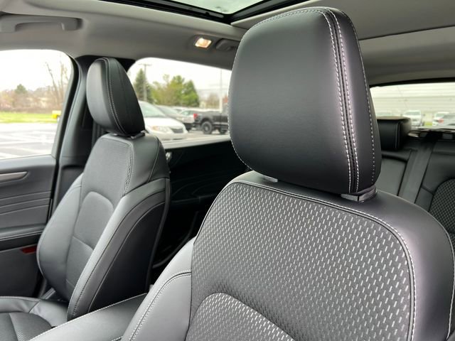 New 2026 Ford Escape SE w/ Class II Trailer Tow Package FWD image 12