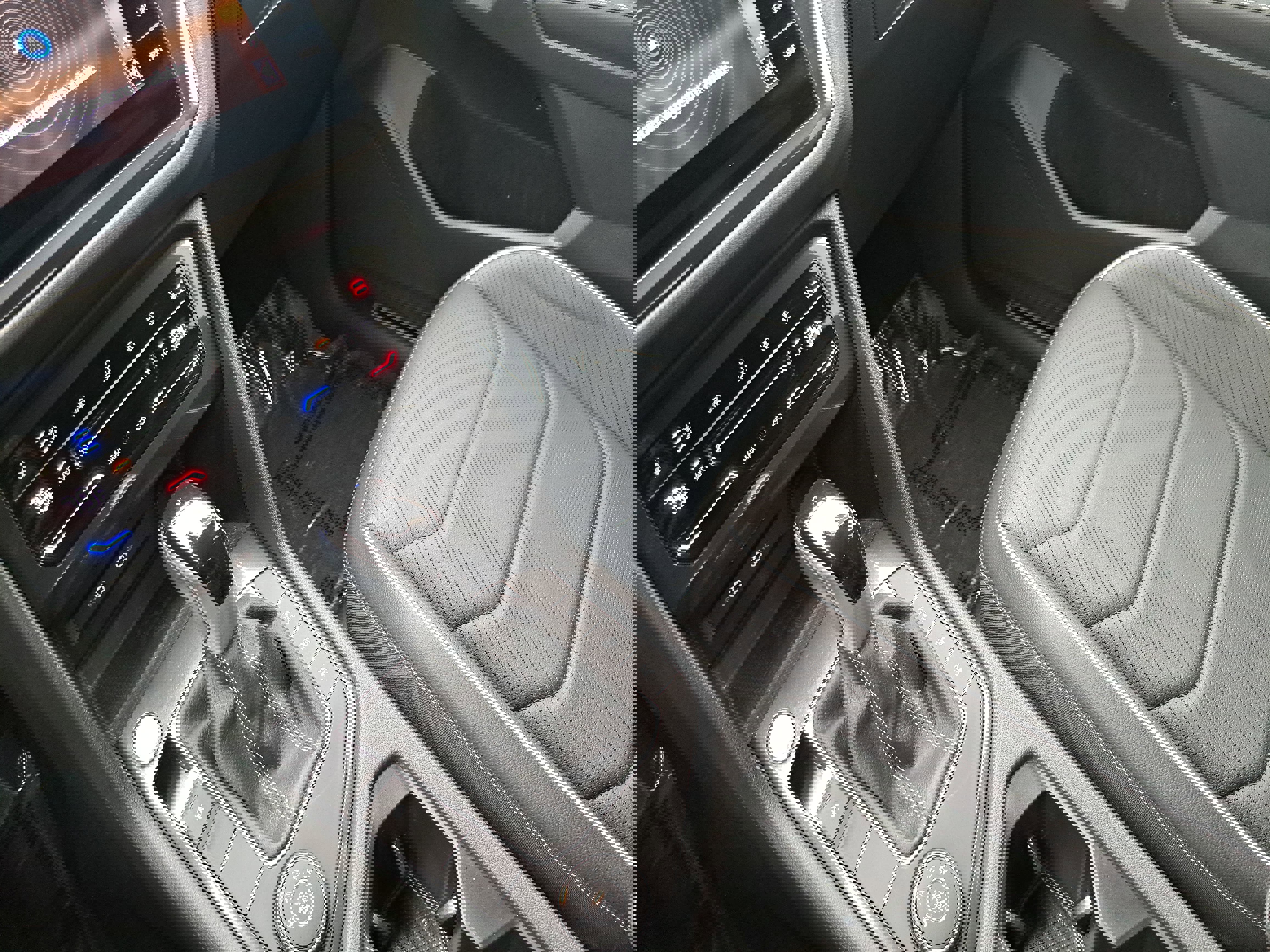 Certified 2024 Volkswagen Tiguan SEL R-Line image 25