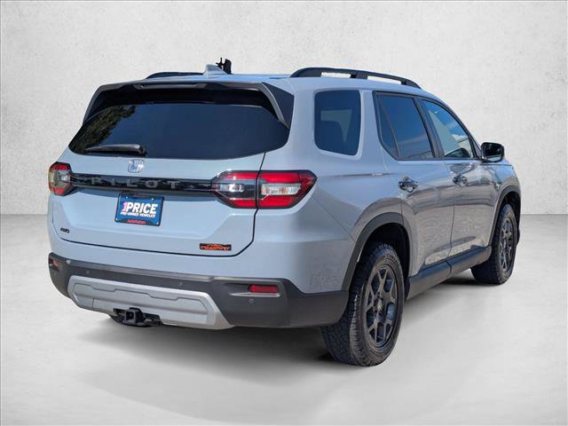 Used 2024 Honda Pilot TrailSport image 5
