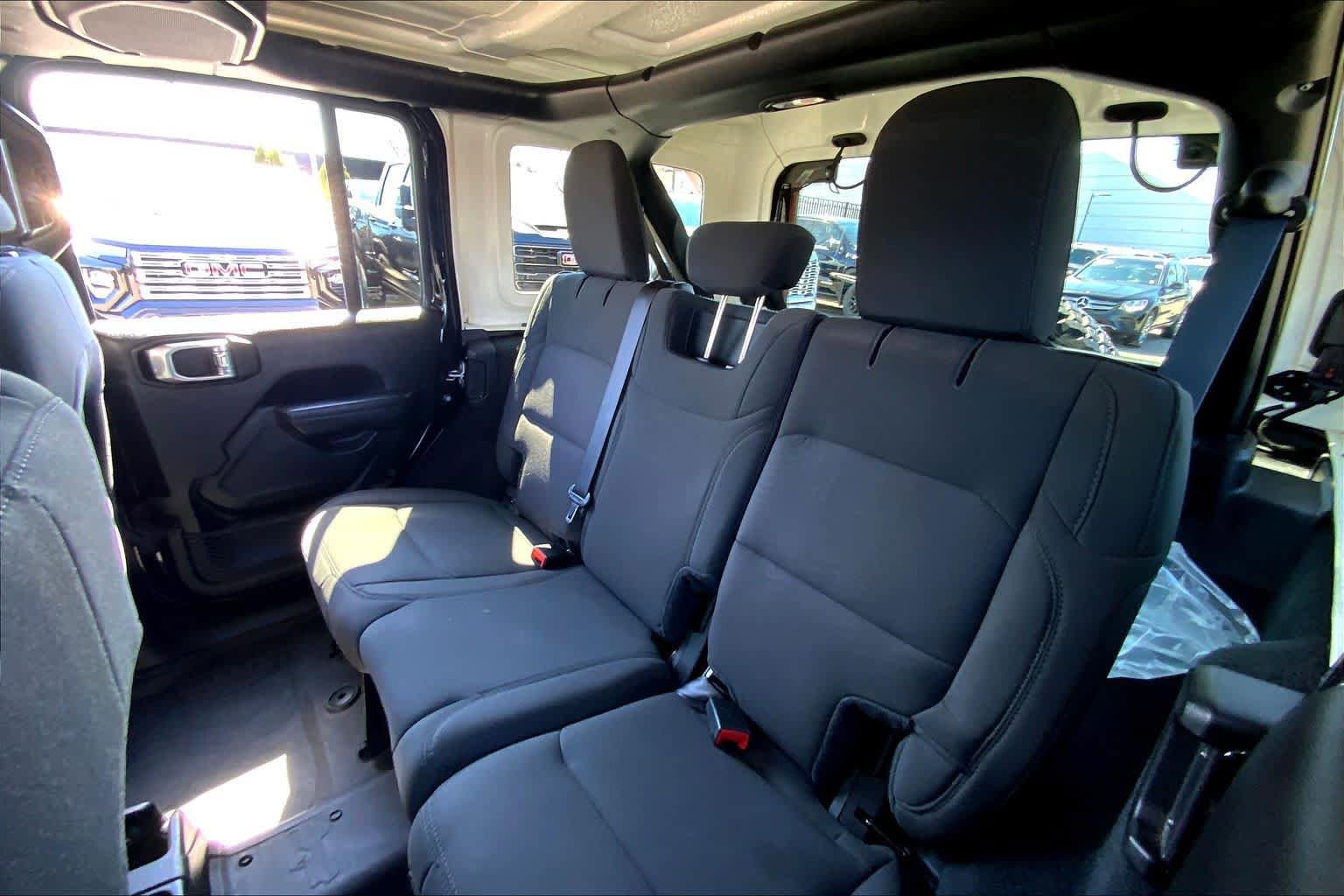 Used 2022 Jeep Wrangler Unlimited Sport AWD/4WD image 21