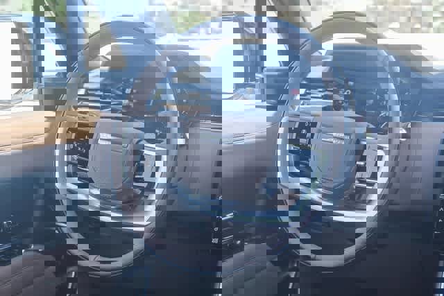 New 2025 Land Rover Range Rover SE image 14