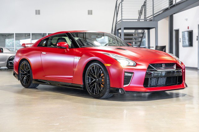 Used 2023 Nissan GT-R Premium w/ Premium Interior Package AWD/4WD image 8