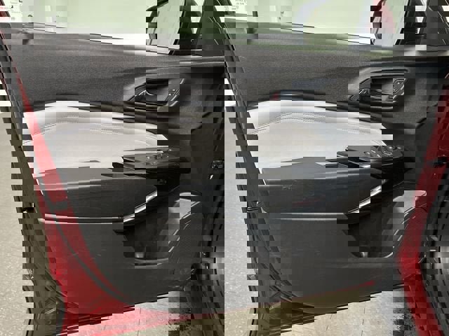 Certified 2025 Chevrolet Trax LT w/ LT Convenience Package image 21