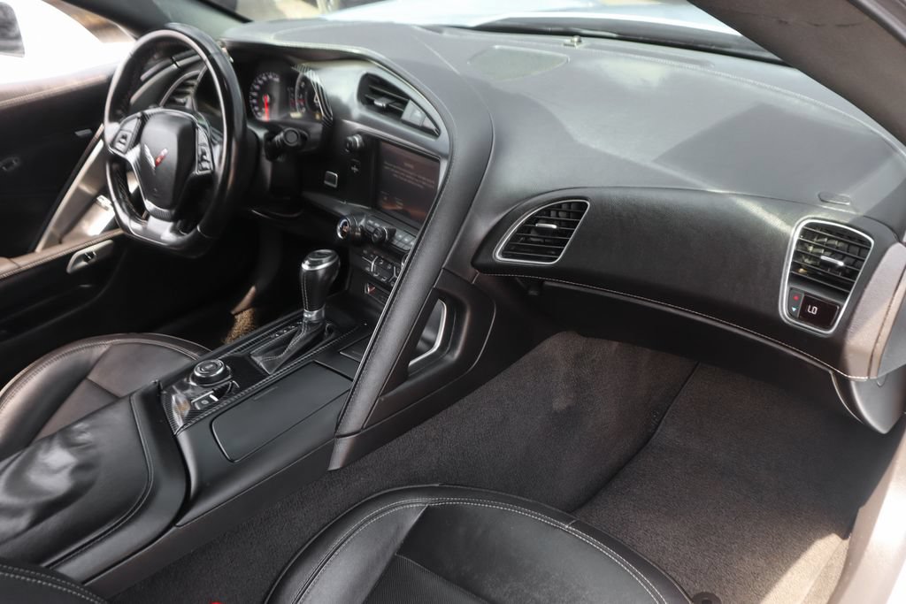 Used 2017 Chevrolet Corvette Stingray Coupe w/ 1LT RWD image 37