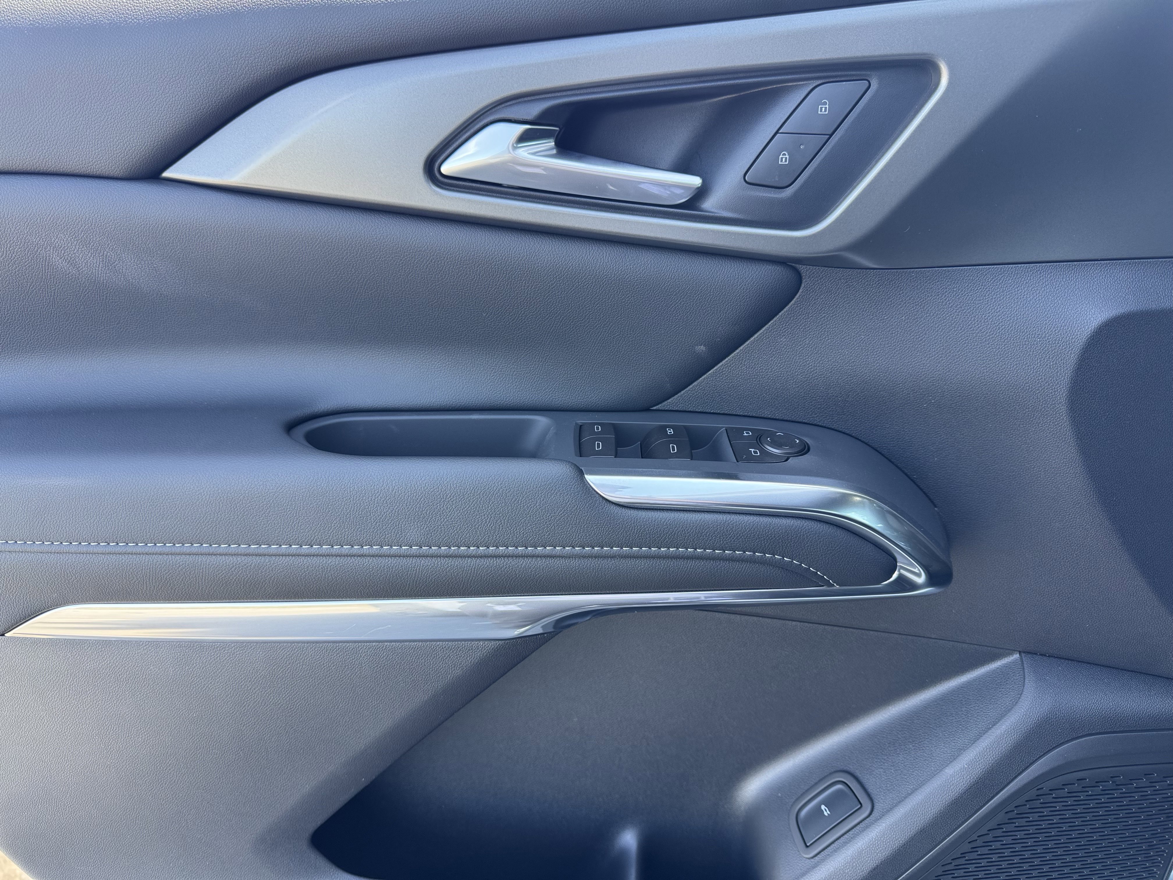 New 2026 Chevrolet Traverse LT w/ Midnight/Sport Edition image 10