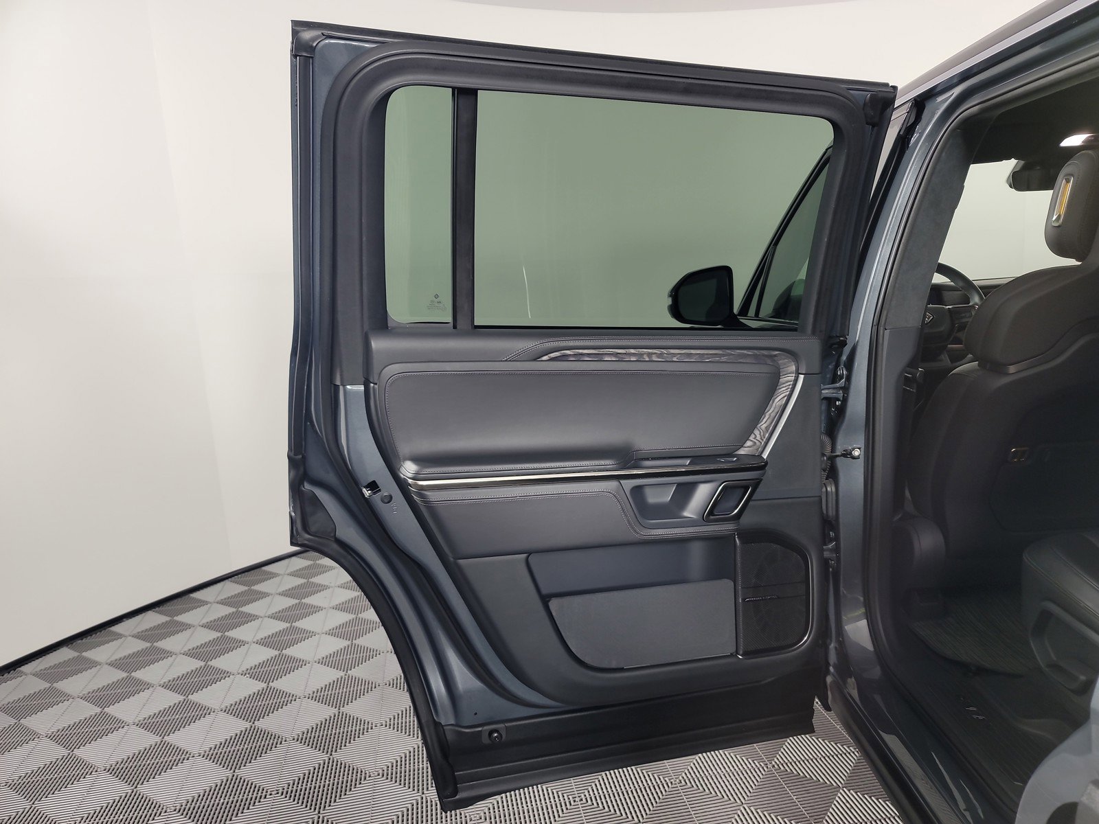 Used 2022 Rivian R1S Launch Edition image 17