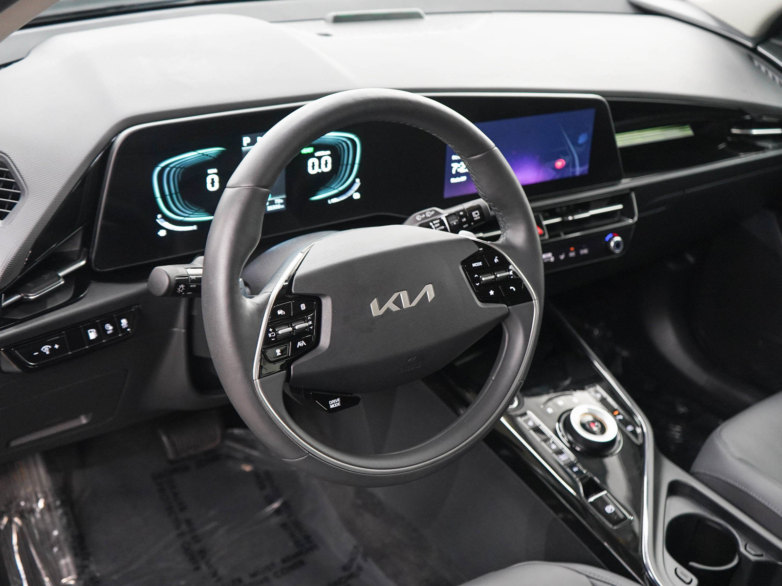 Used 2024 Kia Niro EX w/ EX Cold Weather Package FWD image 20