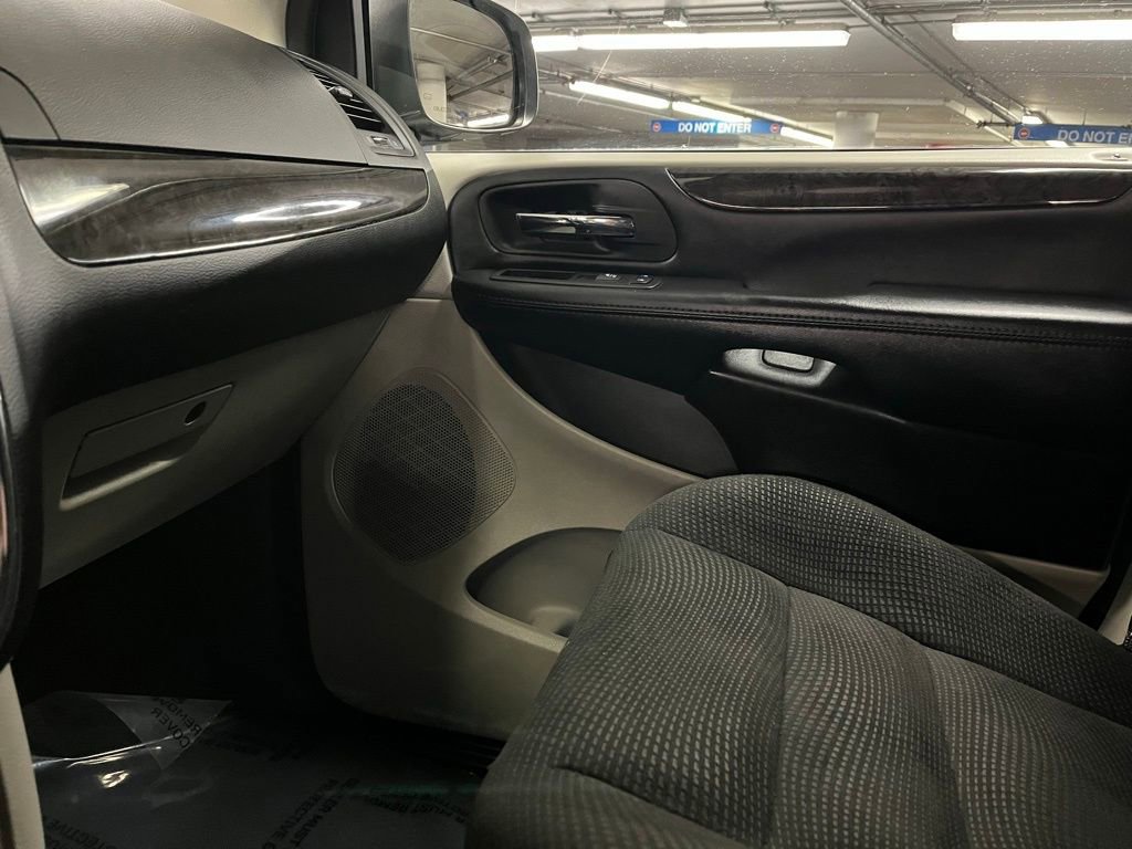 Used 2020 Dodge Grand Caravan SE w/ Rear Park Assist Package image 24