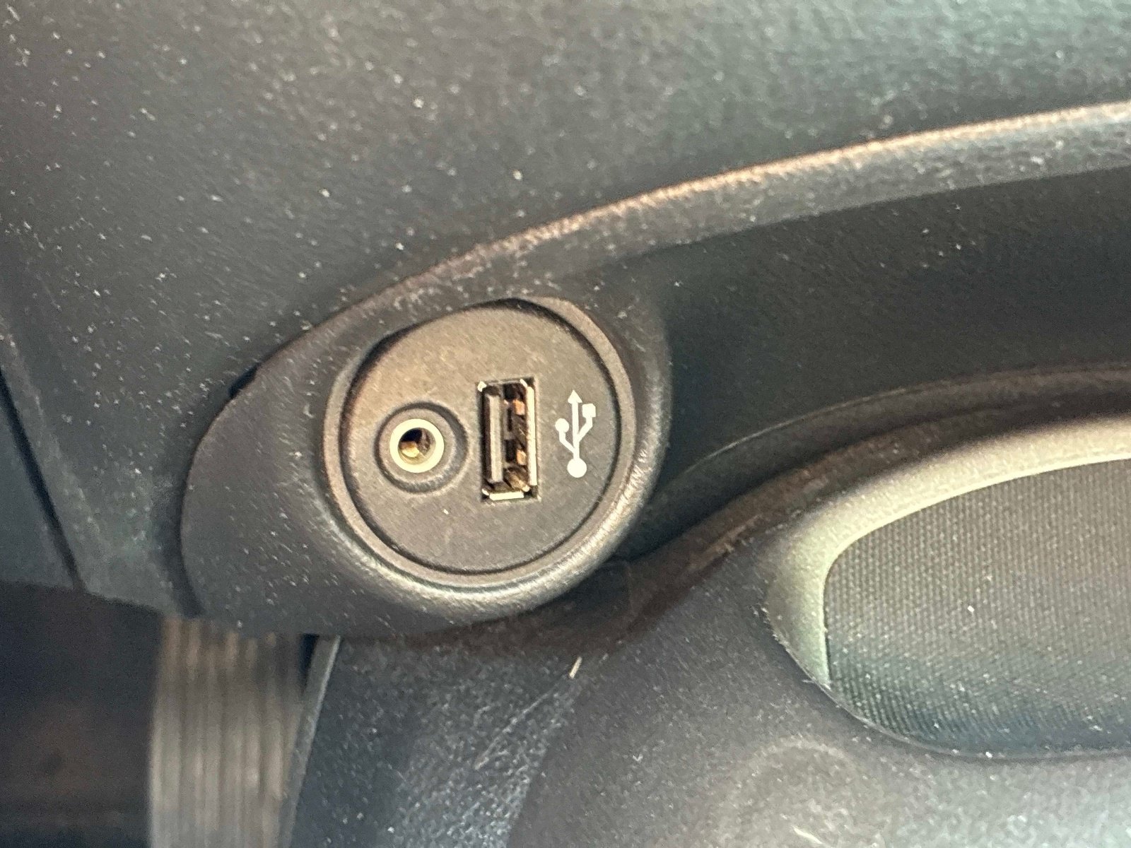 Used 2012 Nissan Juke SL AWD/4WD image 30