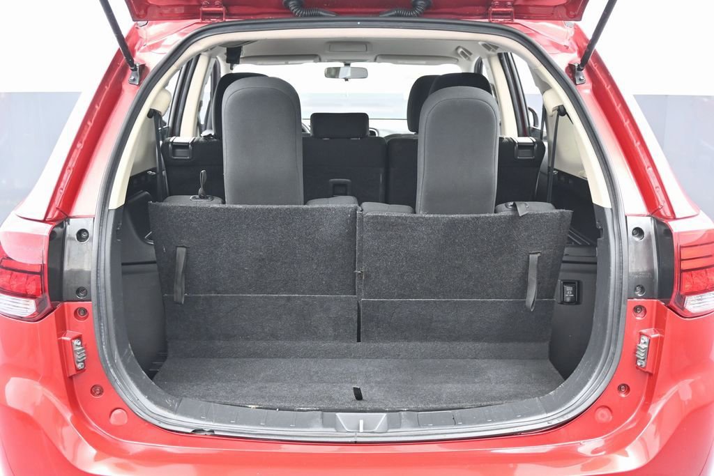 Used 2018 Mitsubishi Outlander ES image 18