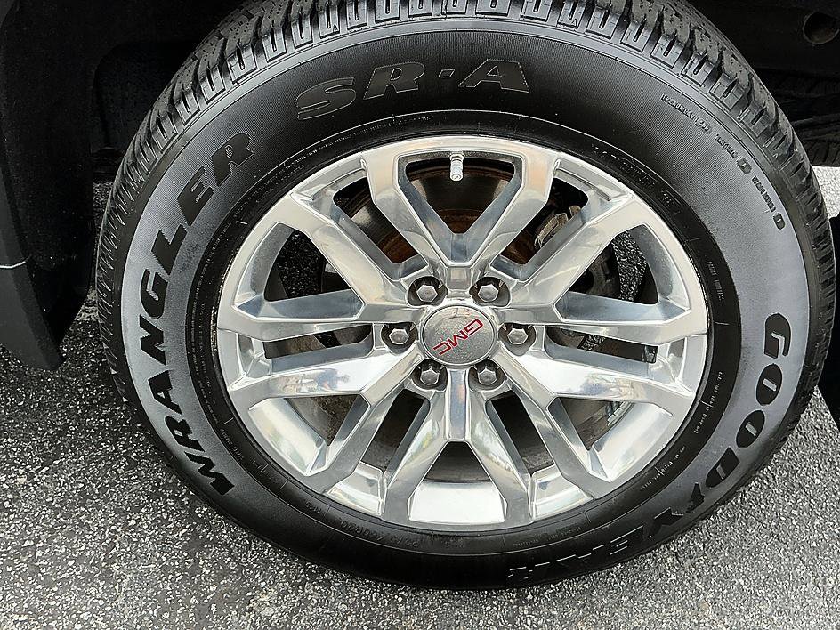 Used 2019 GMC Sierra 1500 SLT w/ SLT Premium Package AWD/4WD image 9