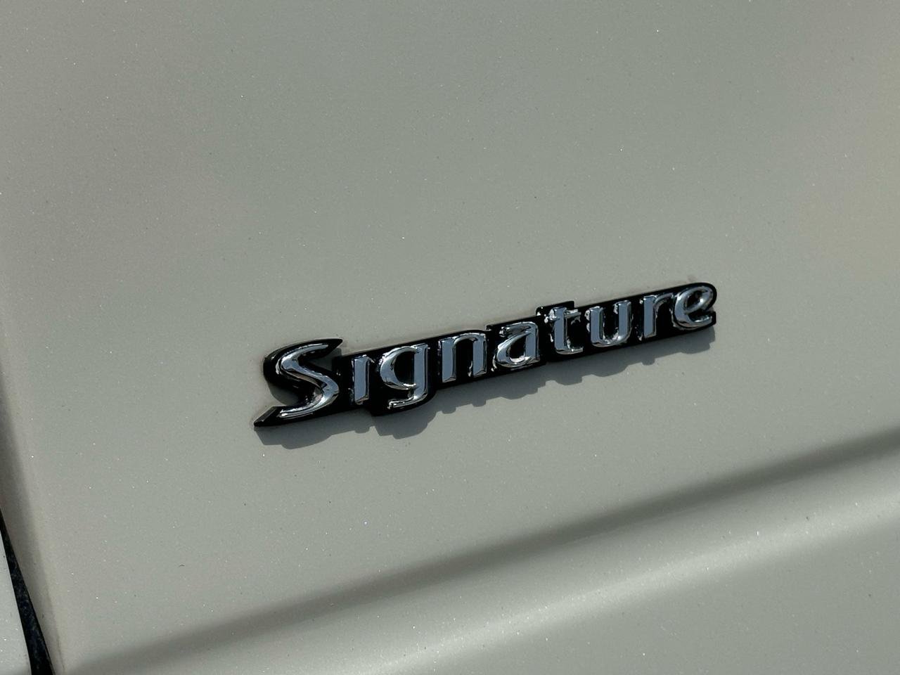 Used 2006 Lincoln Town Car Signature RWD image 17