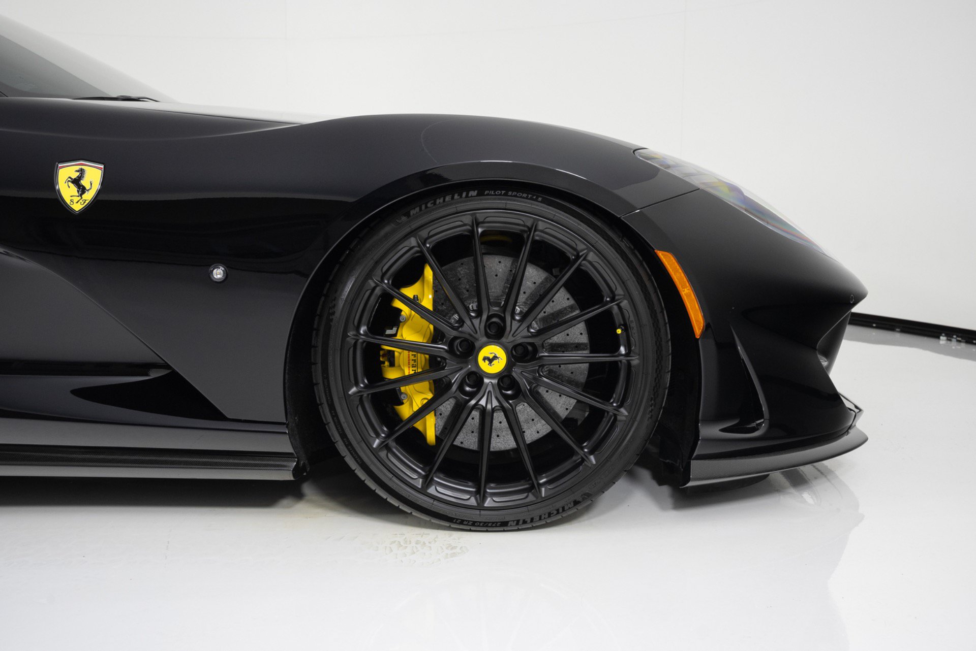 Used 2019 Ferrari 812 Superfast RWD image 12