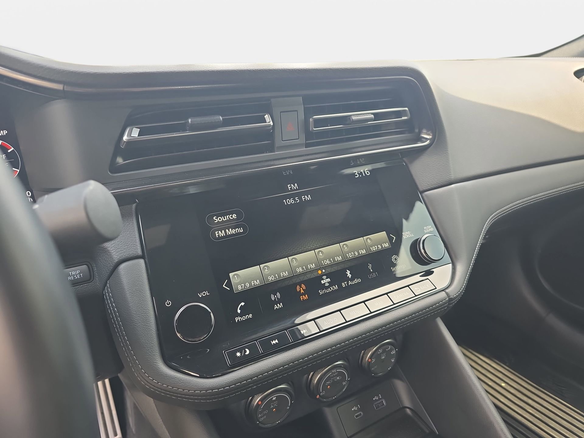 Used 2024 Nissan Z Performance w/ Floor Mat Package RWD image 19