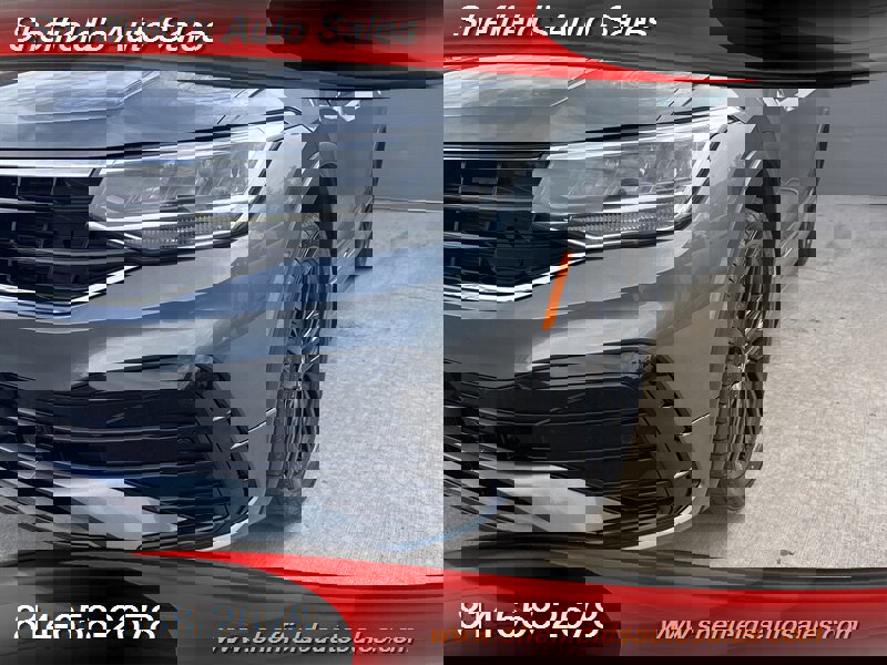 Used 2022 Volkswagen Tiguan SE R-Line image 19