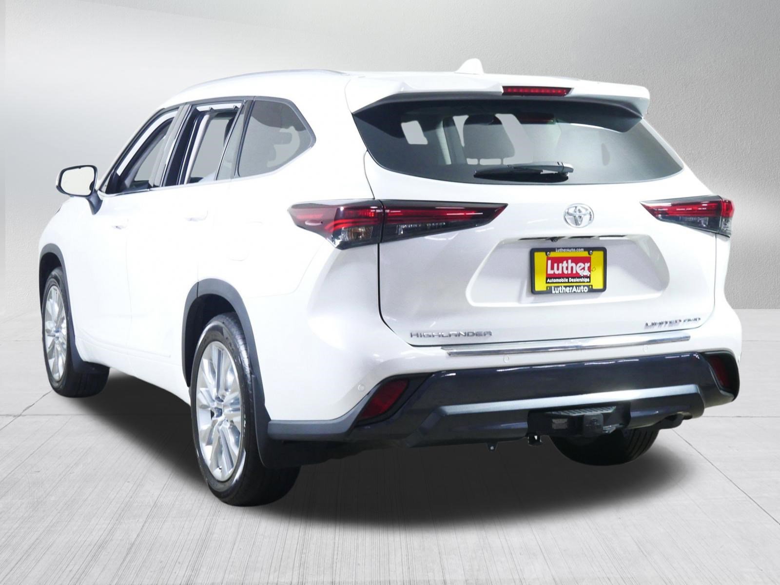 Used 2025 Toyota Highlander Limited image 5