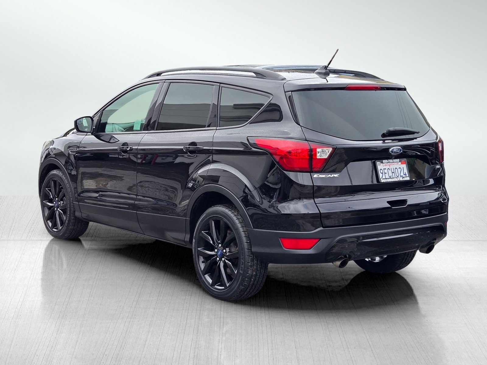 Used 2019 Ford Escape SE FWD image 6