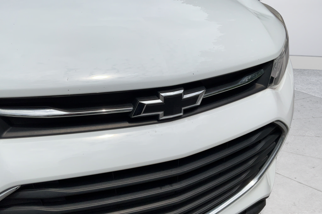 Certified 2022 Chevrolet Trax LT w/ Sport Edition FWD image 30