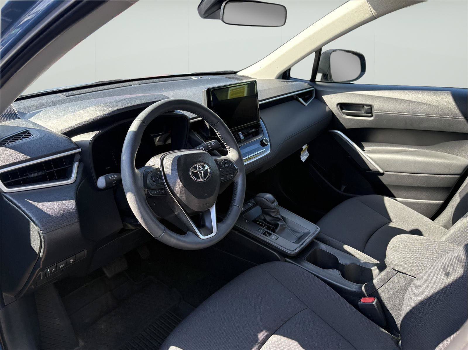 Used 2026 Toyota Corolla Cross LE w/ Moonroof Package AWD/4WD image 9