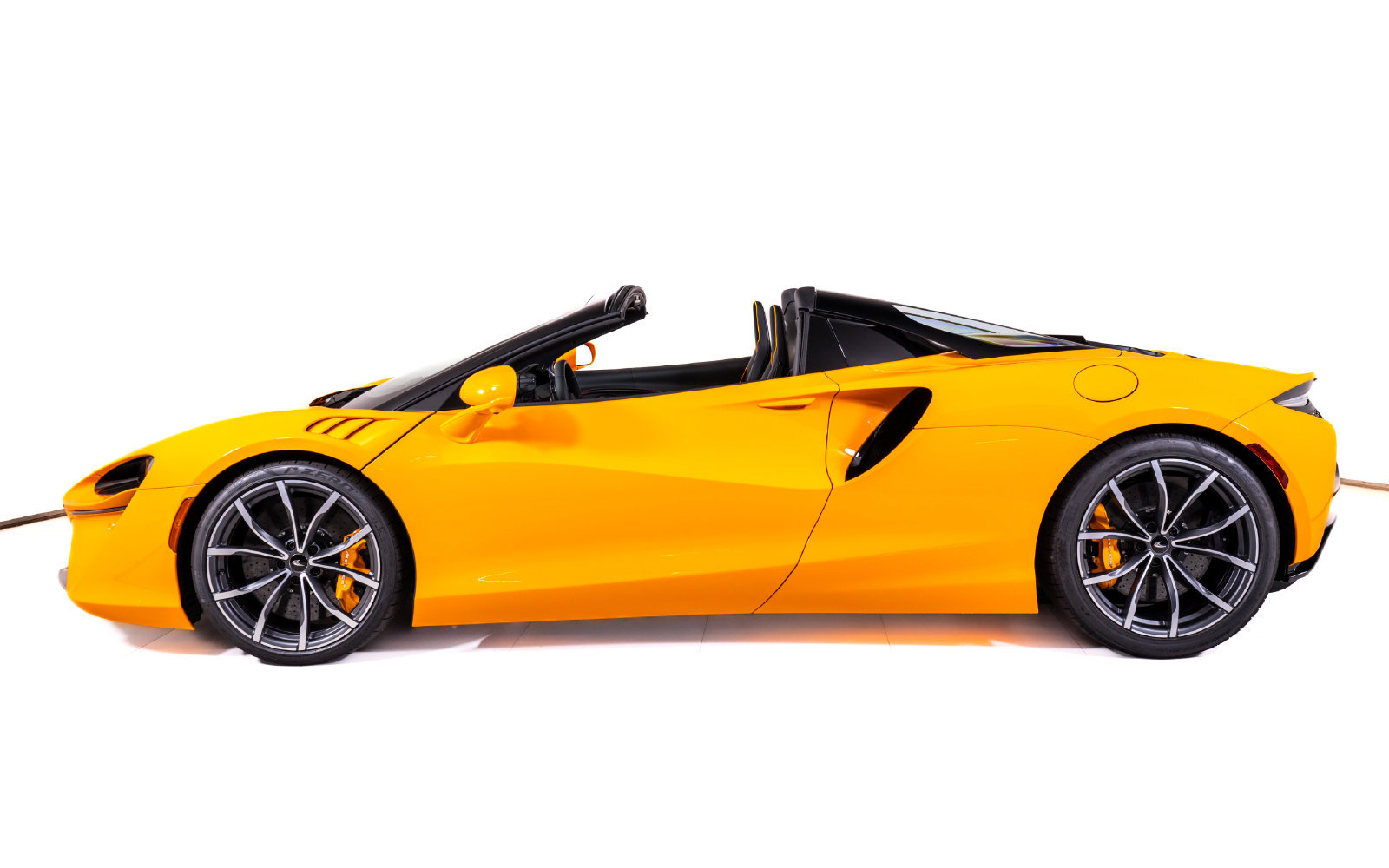 New 2027 McLaren Artura Spider RWD image 2