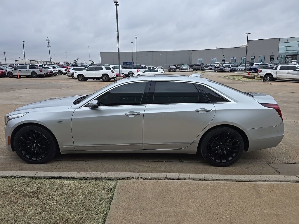 Used 2018 Cadillac CT6 Luxury image 4