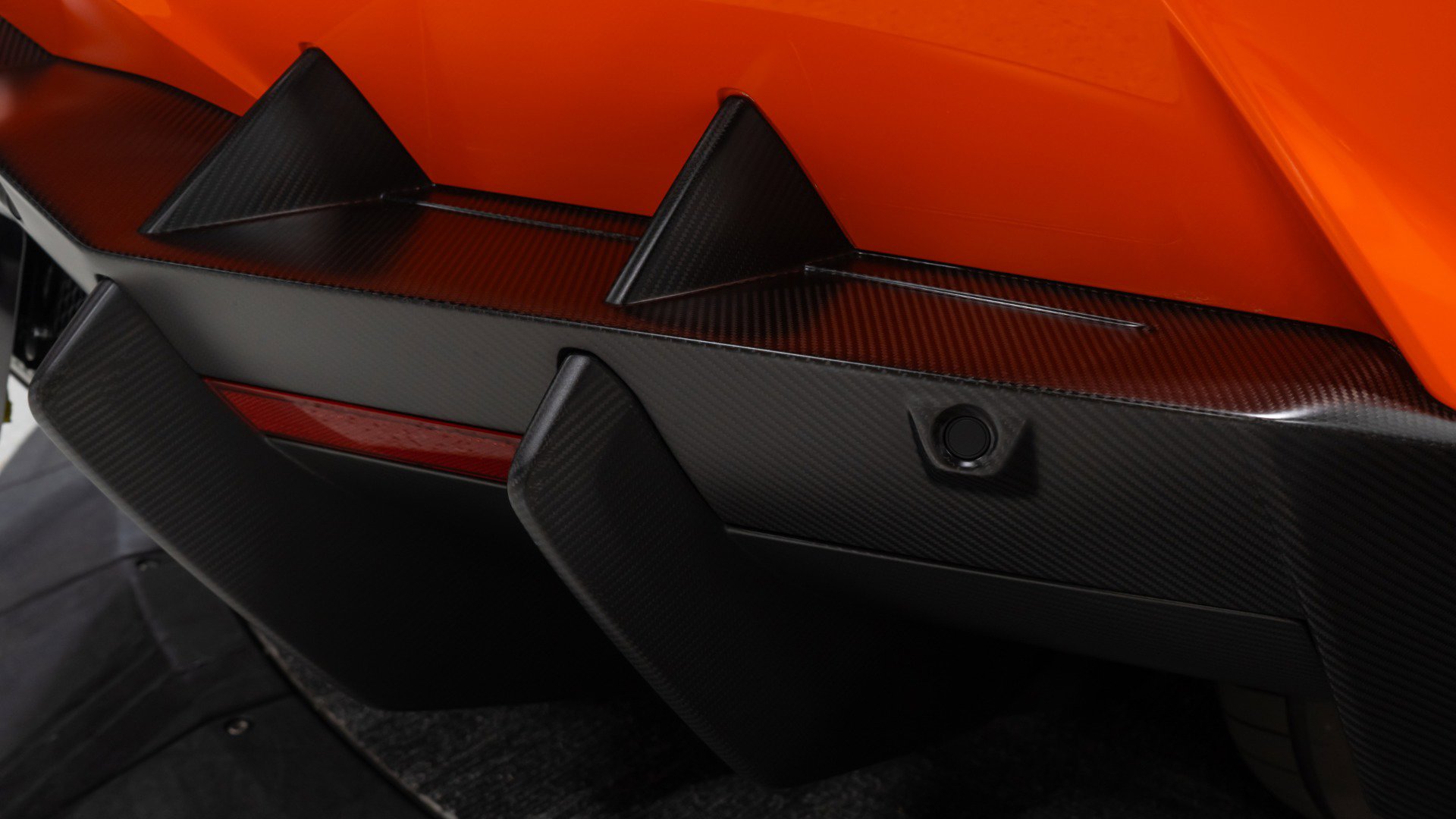 Used 2025 Lamborghini Revuelto image 33