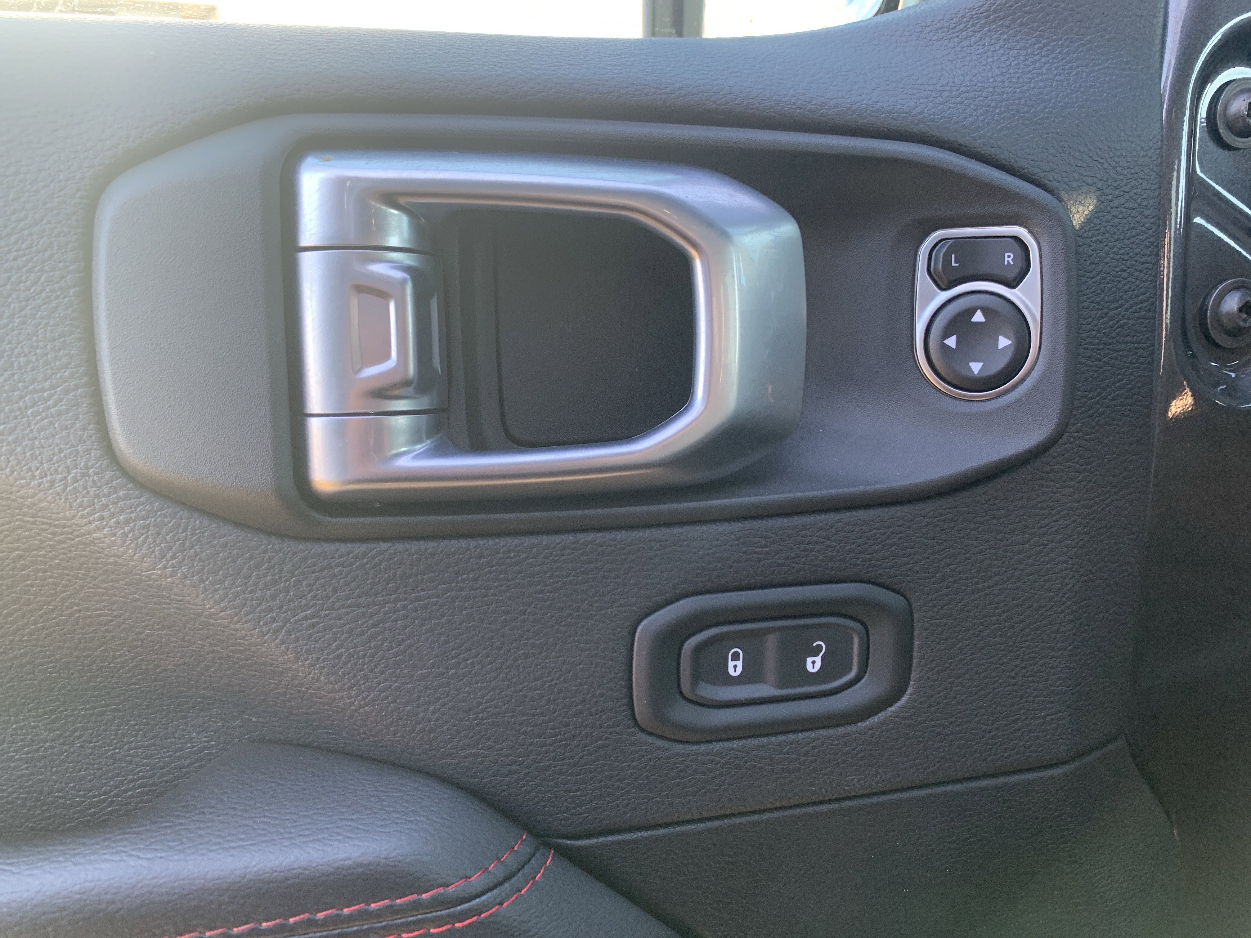 Used 2023 Jeep Wrangler Unlimited Rubicon image 15