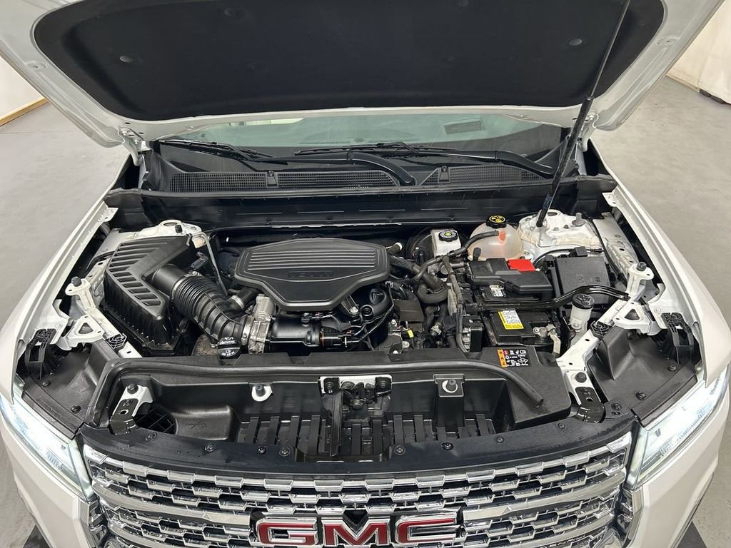 Used 2021 GMC Acadia Denali w/ Denali Technology Package AWD/4WD image 26