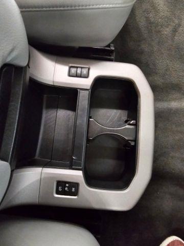 Used 2013 Toyota Sequoia Platinum AWD/4WD image 39