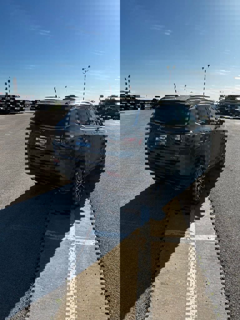 Used 2022 Jeep Compass Limited w/ Elite Group AWD/4WD image 4