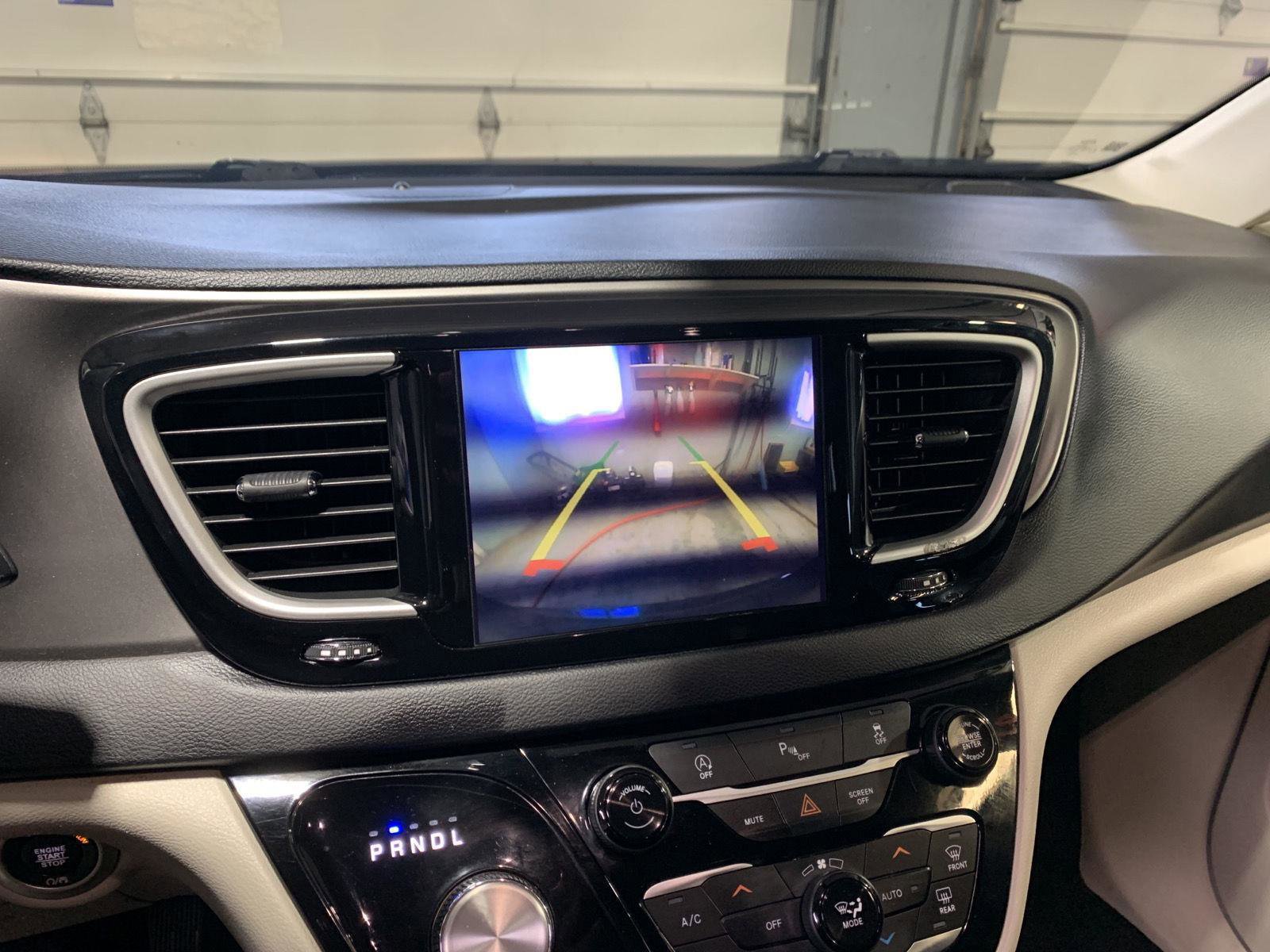 Used 2020 Chrysler Pacifica Touring-L Plus image 18