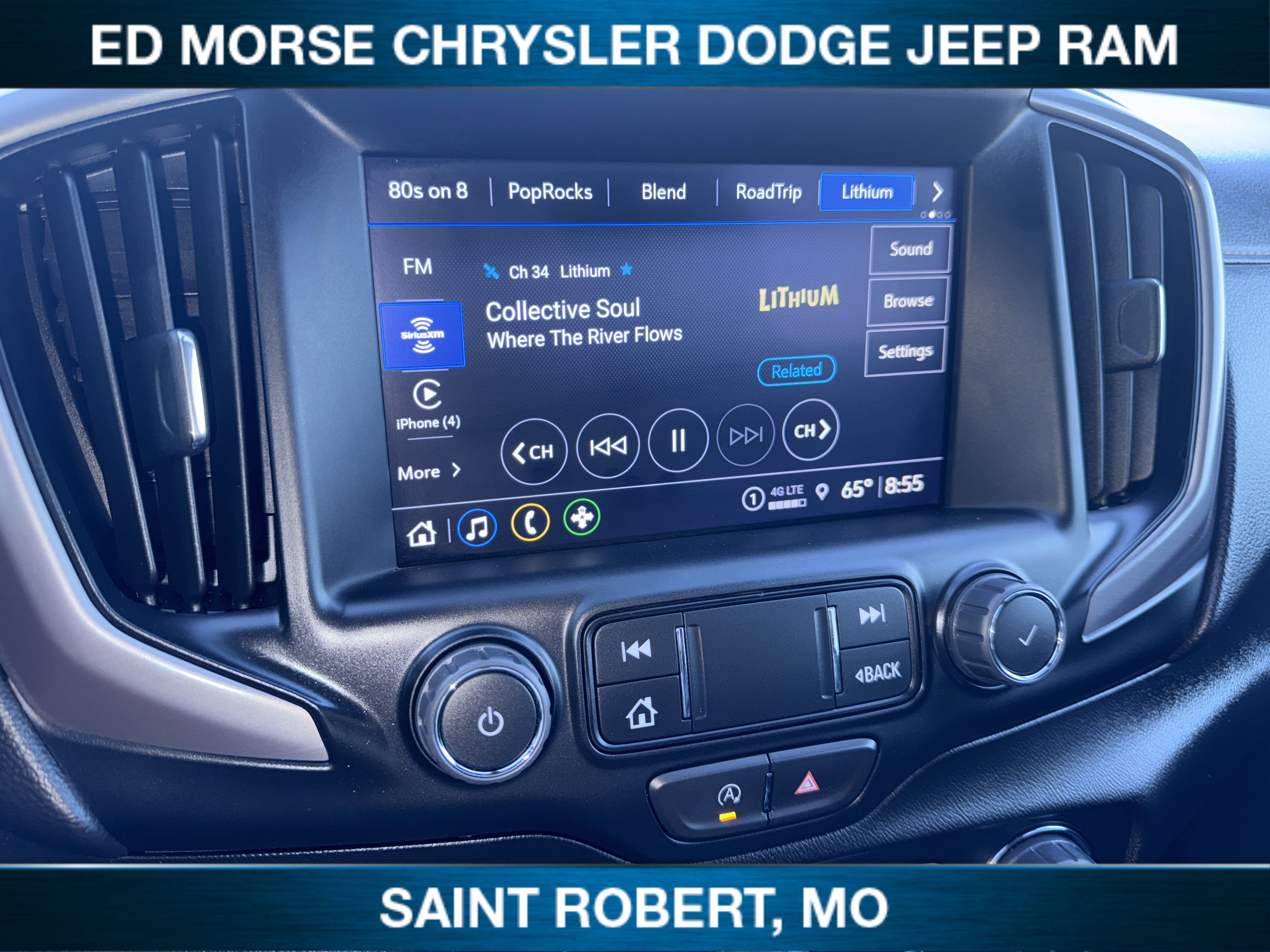 Used 2024 GMC Terrain AT4 image 17