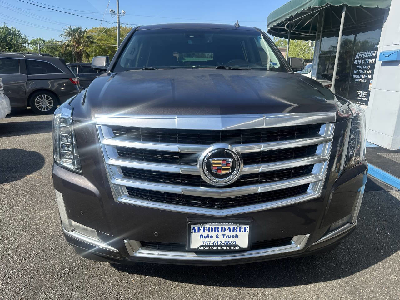 Used 2015 Cadillac Escalade ESV Luxury AWD/4WD image 9
