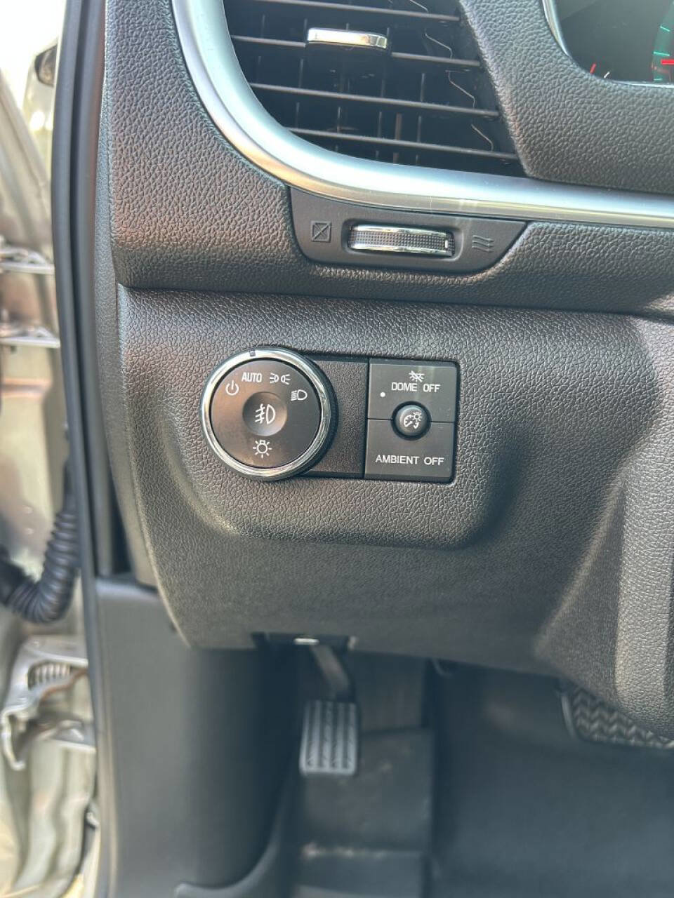 Used 2017 Chevrolet Traverse LT w/ Traveler's Package image 14